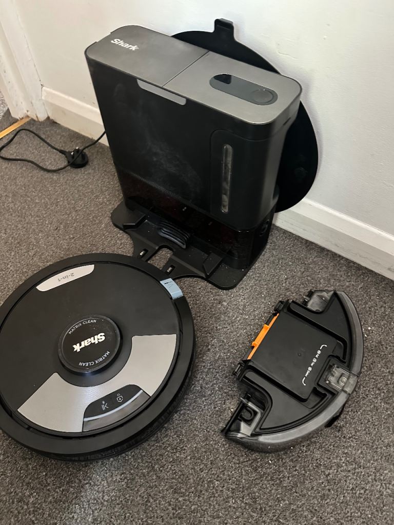 Shark Robot Vacuum Cleaner with Self-Empty Base – spares and repairs
