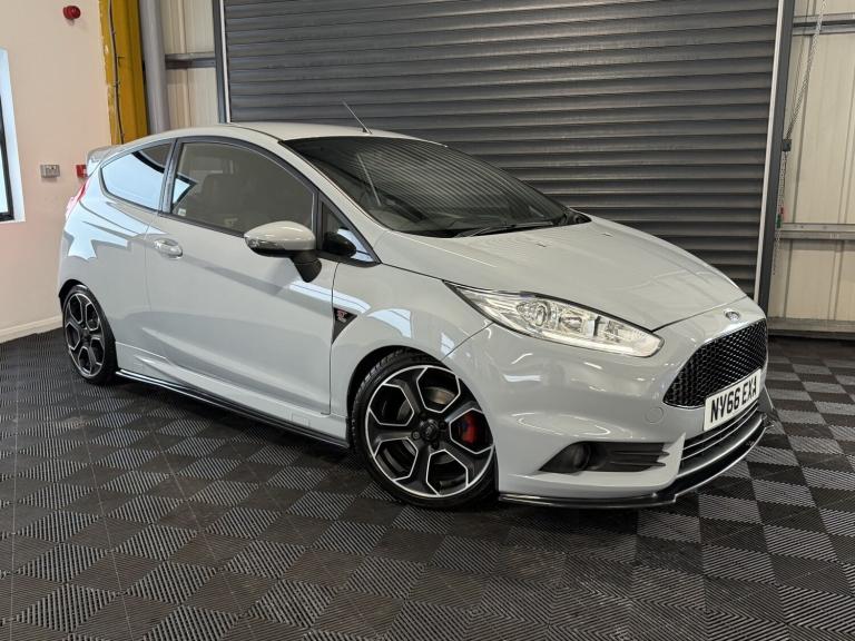 FORD FIESTA 1.6 T EcoBoost ST-200 2017