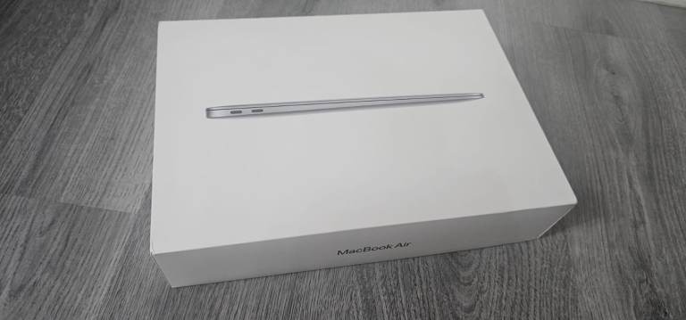 Macbook Air 2022 13 M1, 8GB RAM, 256 GB SSD NEW