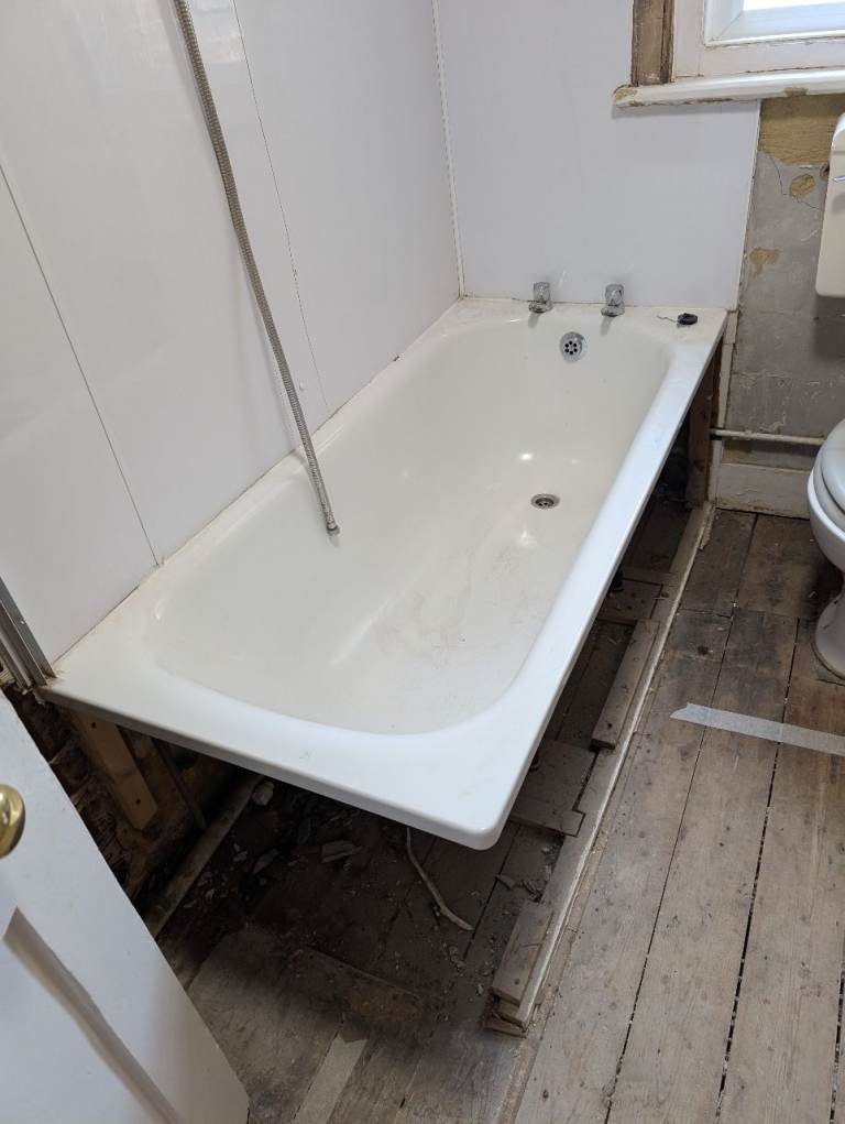 Bath tub for sale- steel and enamel 