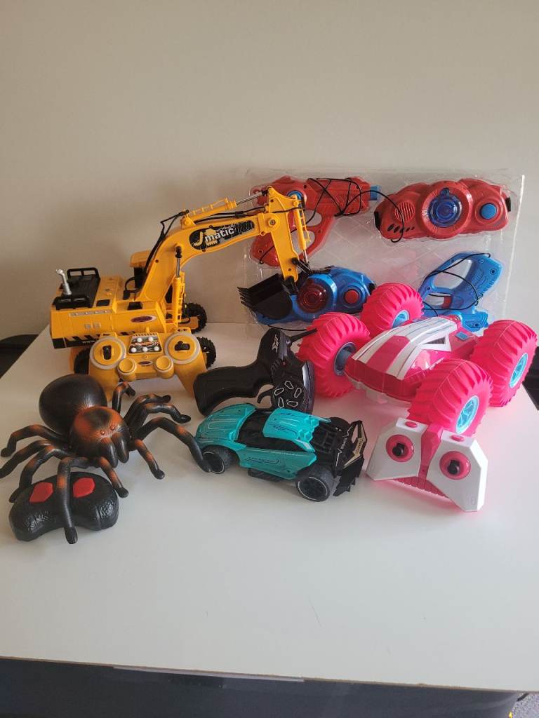 Large Kids Toy Bundle – RC Cars, Digger, Laser Tag & More (Boxed Items)