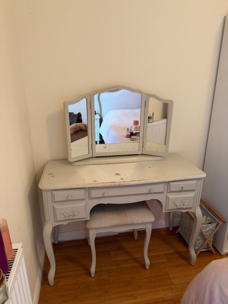 Grey Dressing Table with Triple Mirror and Stool