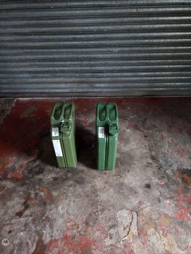Fuel containers 