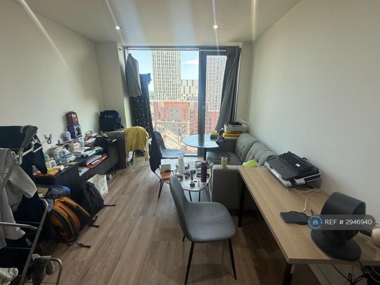 1 bedroom flat in Oxygen Tower, Manchester, M1 (1 bed) (#2946940)