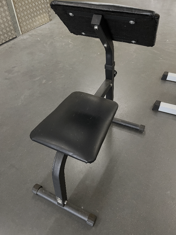 Arm curl/ preacher curl bench