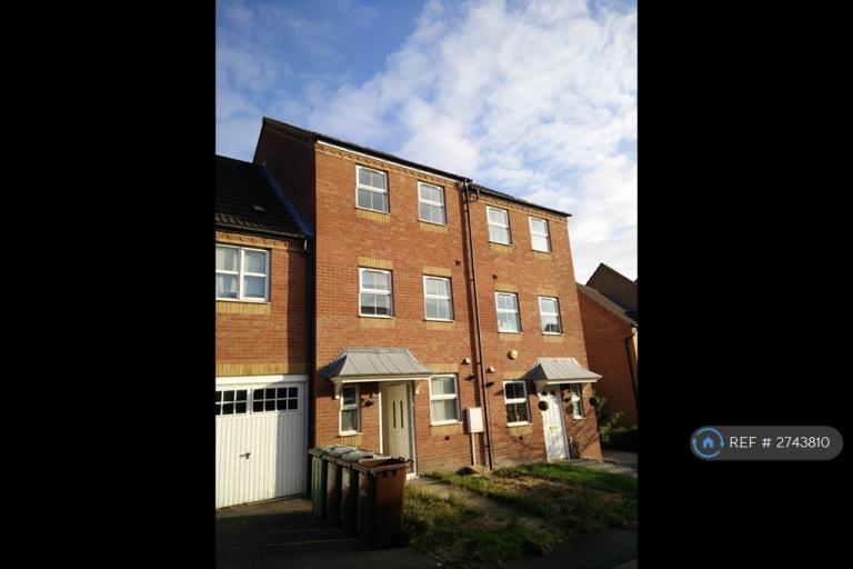 4 bedroom house in Edmonstone Crescent, Nottingham, NG5 (4 bed) (#2743810)