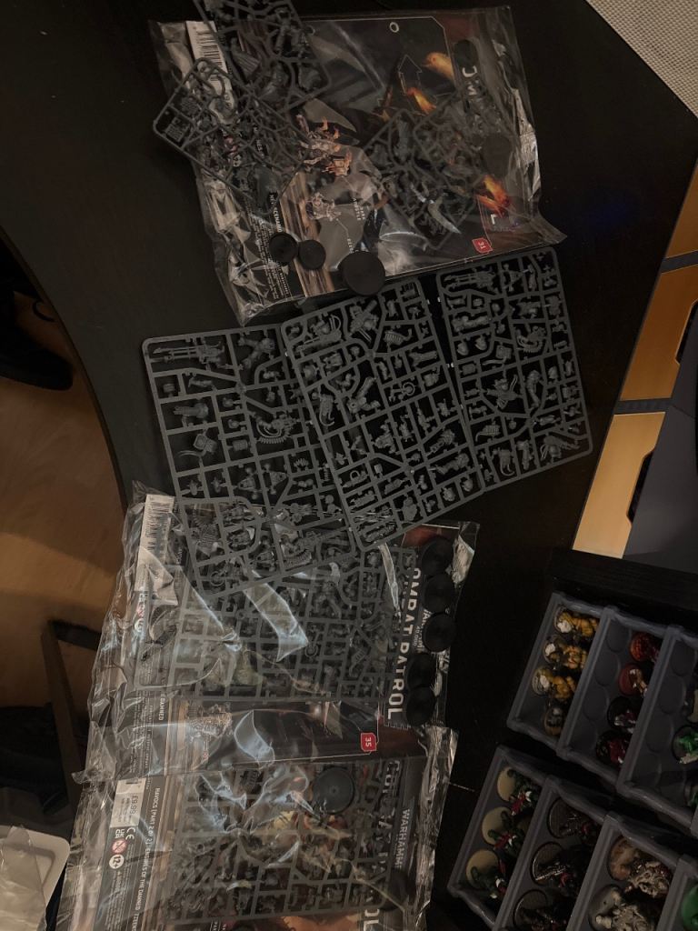 Games Workshop Chaos Combat Patrol Warhammer 40k Miniatures - New on Sprue