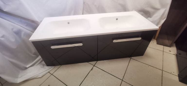 Double sink and vanity unit 120cm