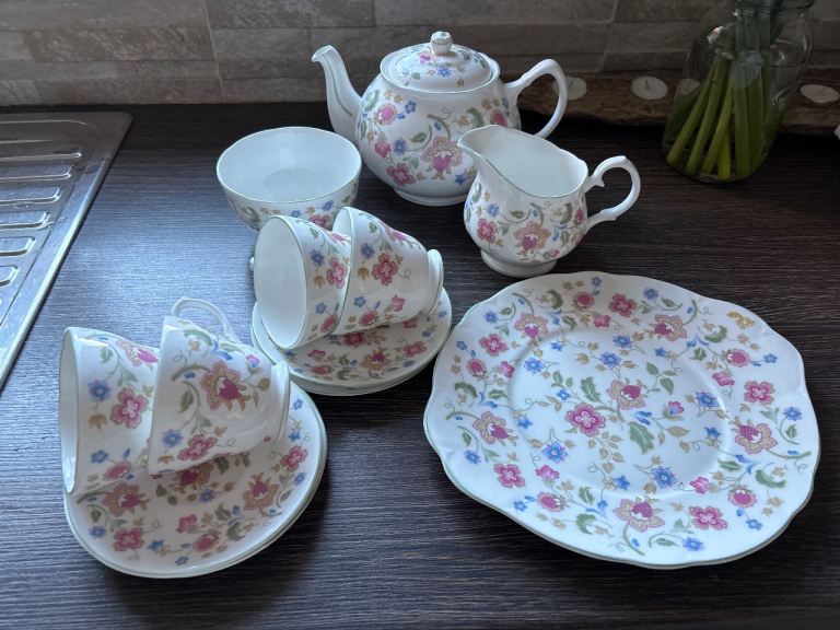 Afternoon tea set for 4 bone china 