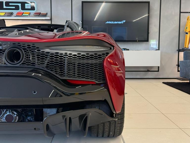  McLaren Artura 3.0T V6 7.4kWh Performance Spider 2dr Petrol Plug-in Hybrid SSG Euro 6 (s/s Petro...