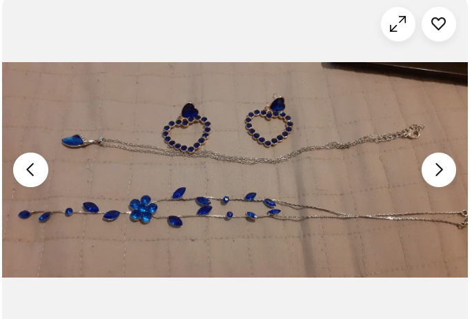 womans neckless and earring set