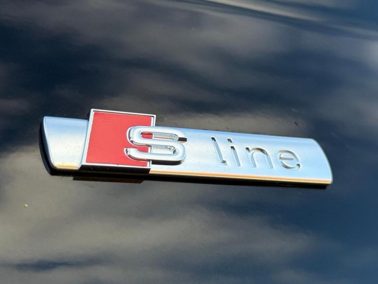 2025 Audi Q6 e-tron 83kWh S line SUV 5dr Electric Auto (252 ps) ESTATE Electric Automatic