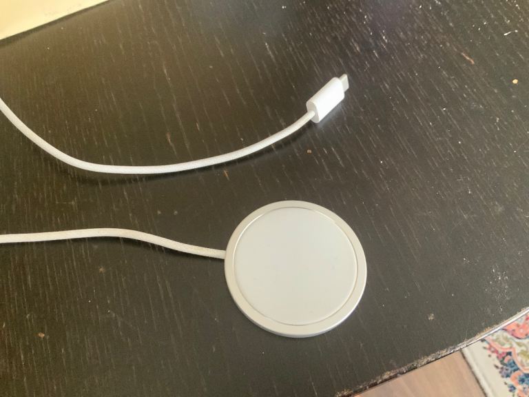 Apple MagSafe Charger - White, Good Condition