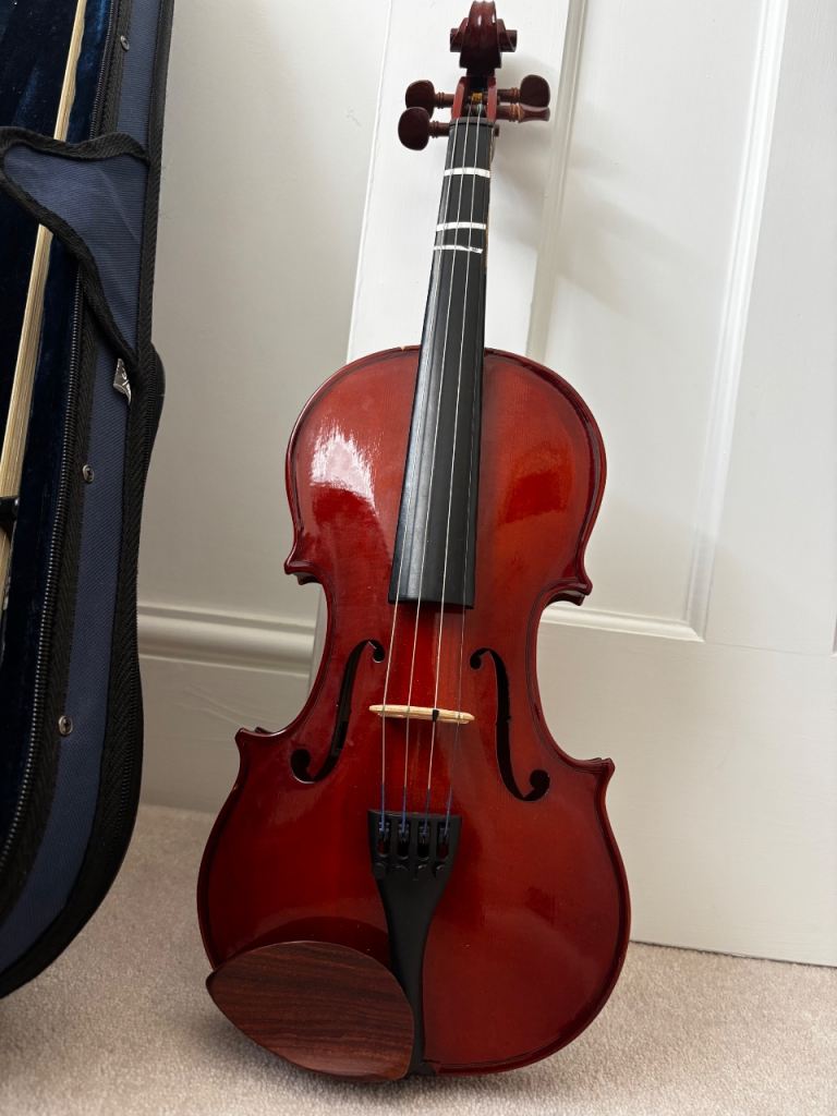 3/4 size Violin with Bow and Hard Case