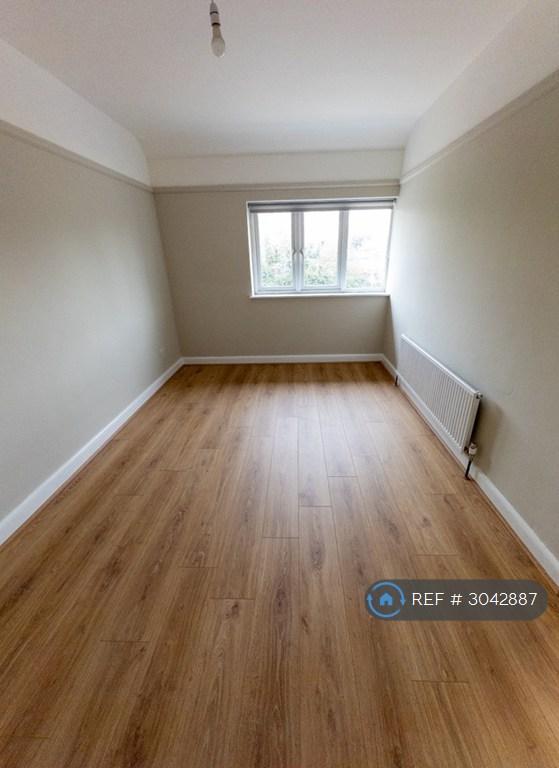 3 bedroom flat in Summerleys Road, Princes Risborough, HP27 (3 bed) (#3042887)