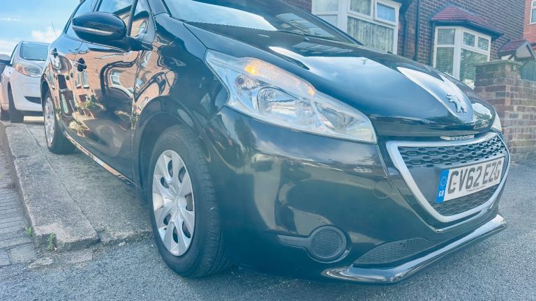 2012 Peugeot 208 (1.4) HDI 12 months mot full service history 