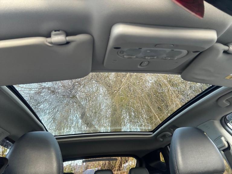 2014 Nissan Qashqai 1.6 dCi Tekna 5dr Xtronic HATCHBACK DIESEL Automatic