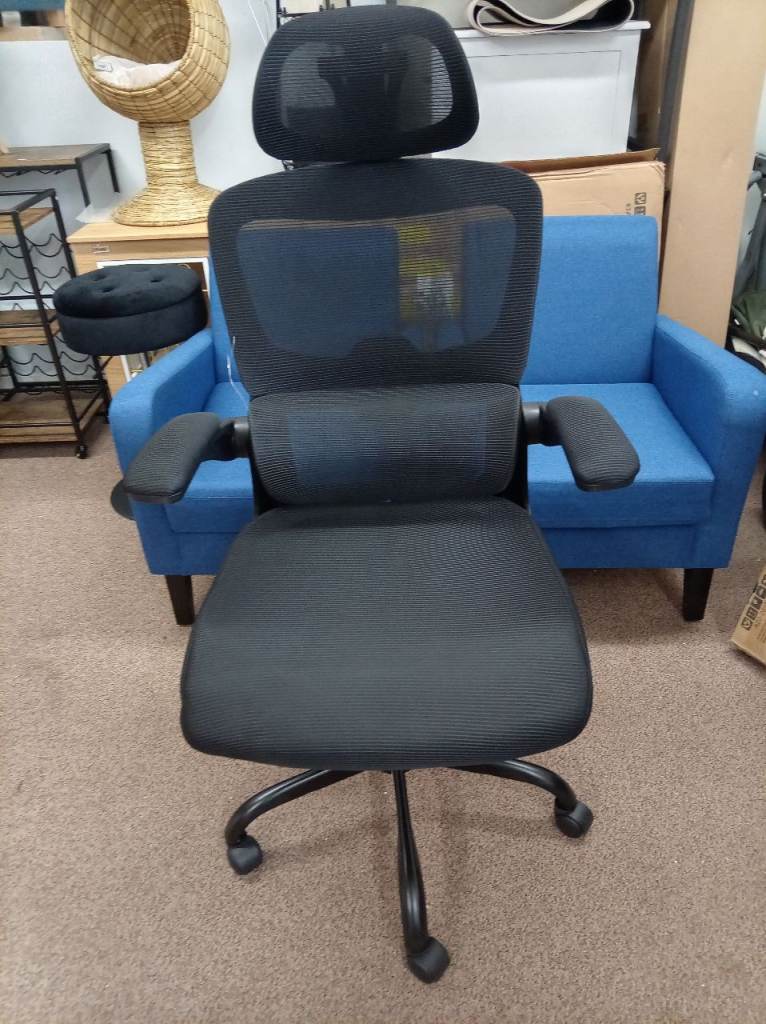 Black Ergonomic Office Chair with Headrest – Good Condition
