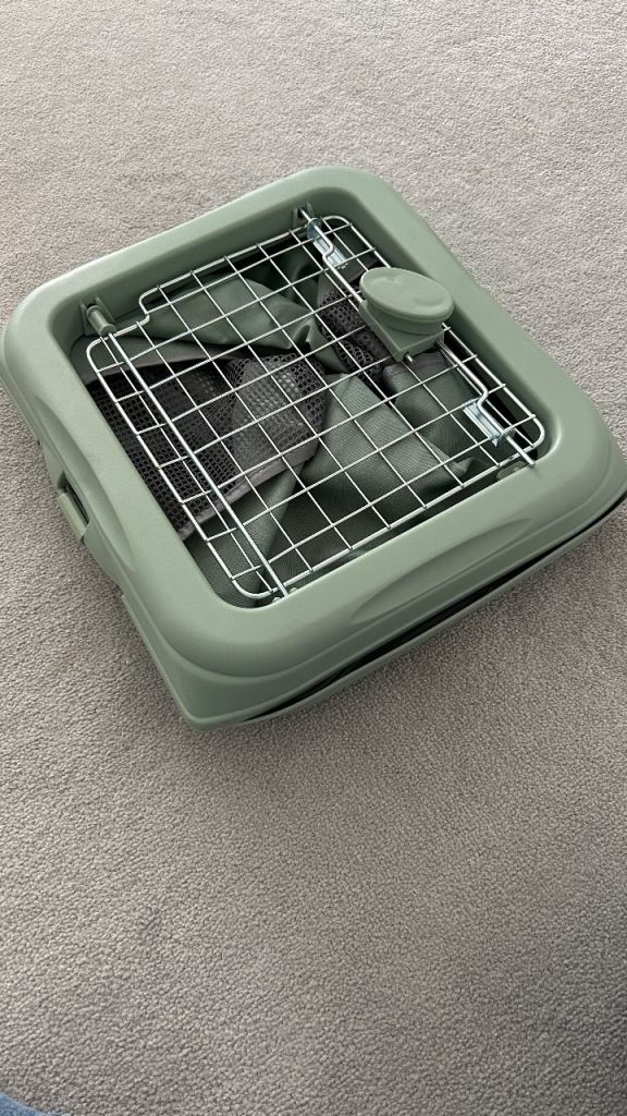 SportsPet pop open foldable secure dog crate - small