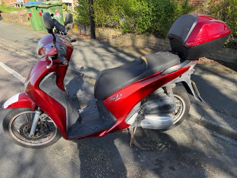 Honda Sh 125cc with 12 months mot bike moped not nmax vision 150cc 250cc 