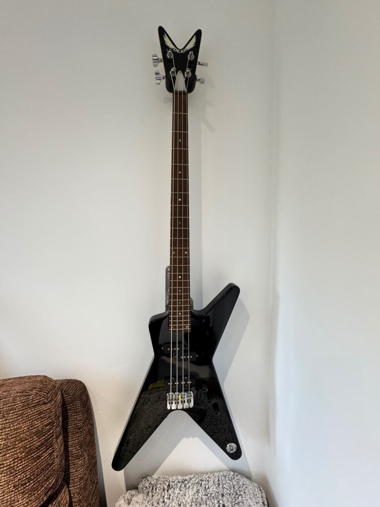 Dean Metalman ML Bass – Gloss Black
