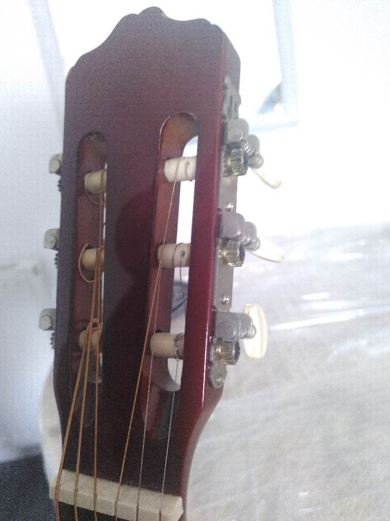 Floria Acoustic Guitar – Good Condition
