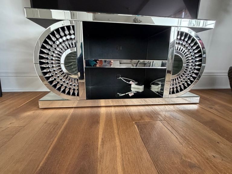 Stunning Mirrored TV Unit with Crystal Detailing -Great Condition