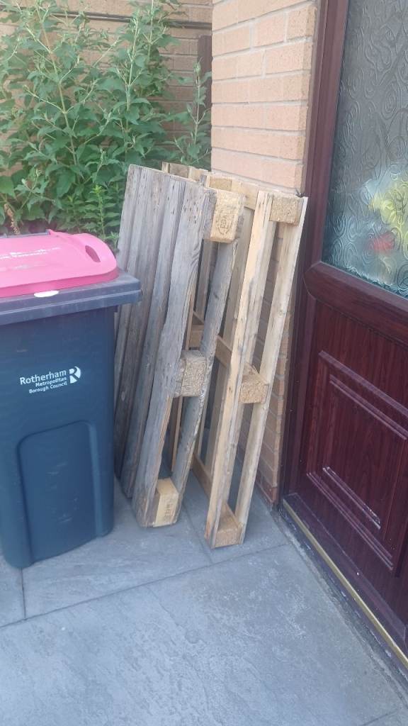 Pallets free Brinsworth 