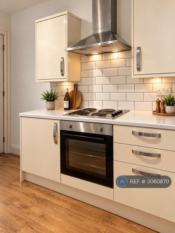 4 bedroom house in Bramble Road, Southsea, PO4 (4 bed) (#3060870)