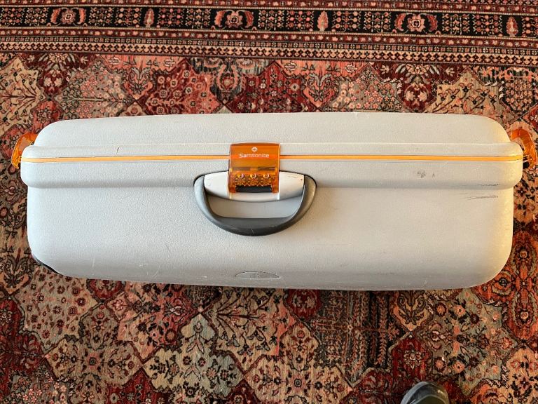Samsonite suit case