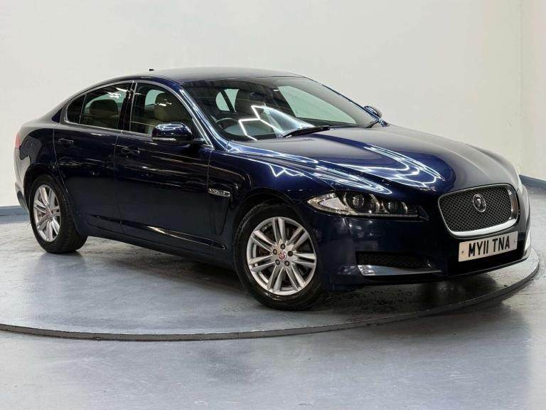 2014 Jaguar XF 2.2 XF Luxury D Auto 4dr Saloon Diesel Automatic