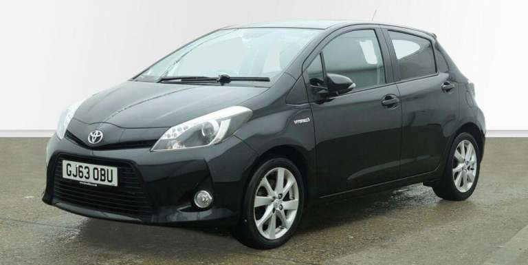 2013 Toyota Yaris 1.5 VVT-h T Spirit Hatchback 5dr Petrol Hybrid CVT Euro 5 (101 ps) HATCHBACK Pe...