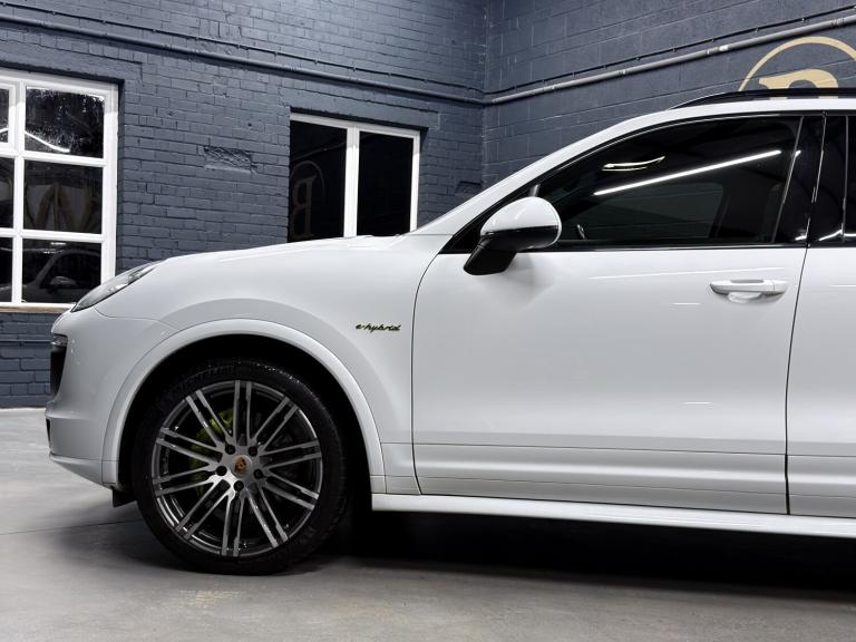 PORSCHE CAYENNE 3.0 V6 E-Hybrid S Platinum Edition 2017