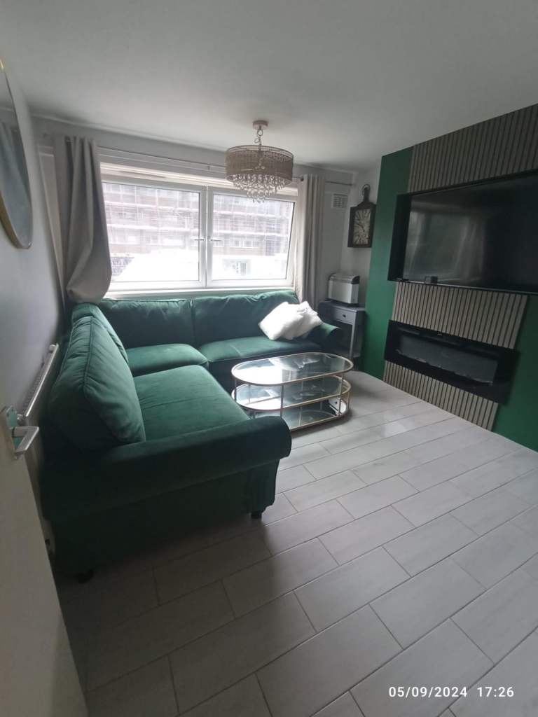 Spacious 1-Bedroom Flat  – Mile End, E1. 
