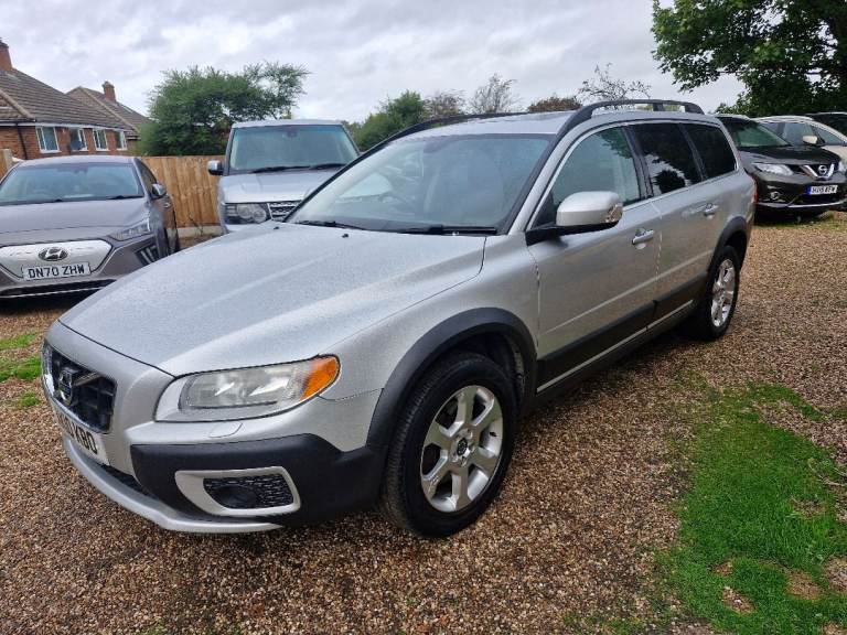Volvo XC70 D5 2.4 SE Estate Automatic. Great history! Timing belt done! 2 keys! MOT May 2027! 