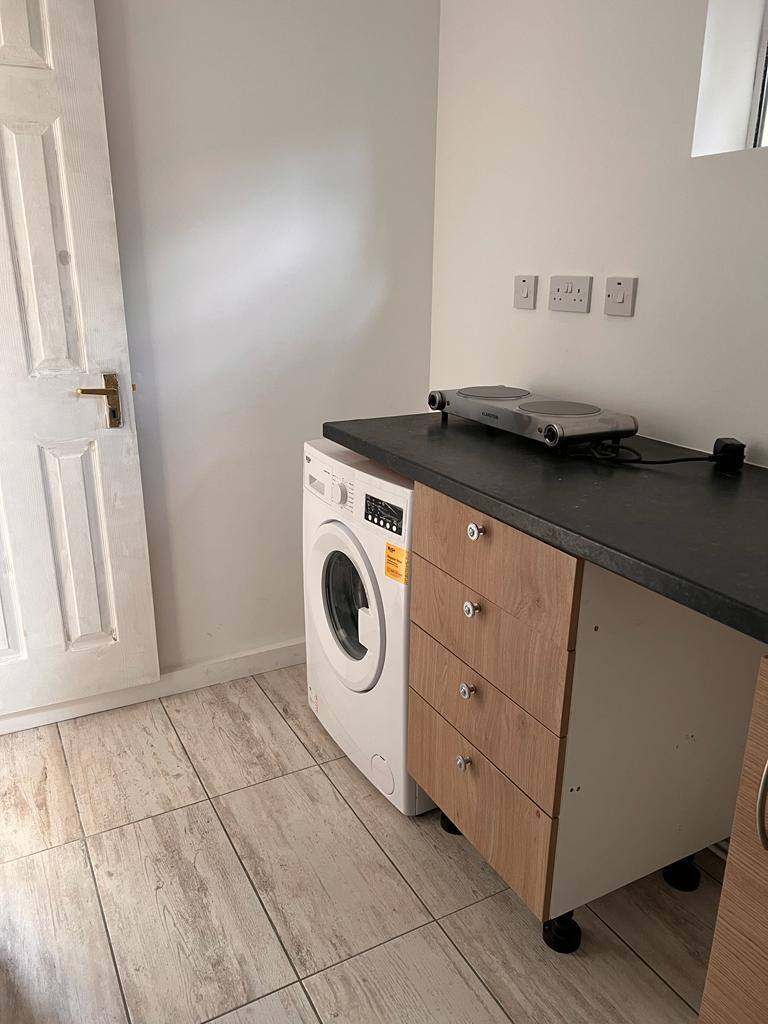 studio flat available for rent immediately