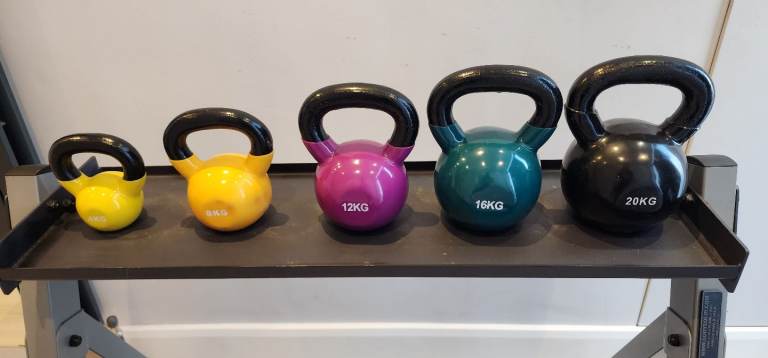 4-40kg cast iron kettlebell set & two tier rack *IMMACULATE*