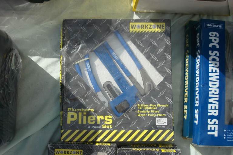 PLUMBERS PLIERS KIT AND SCREWDRIVER KIT