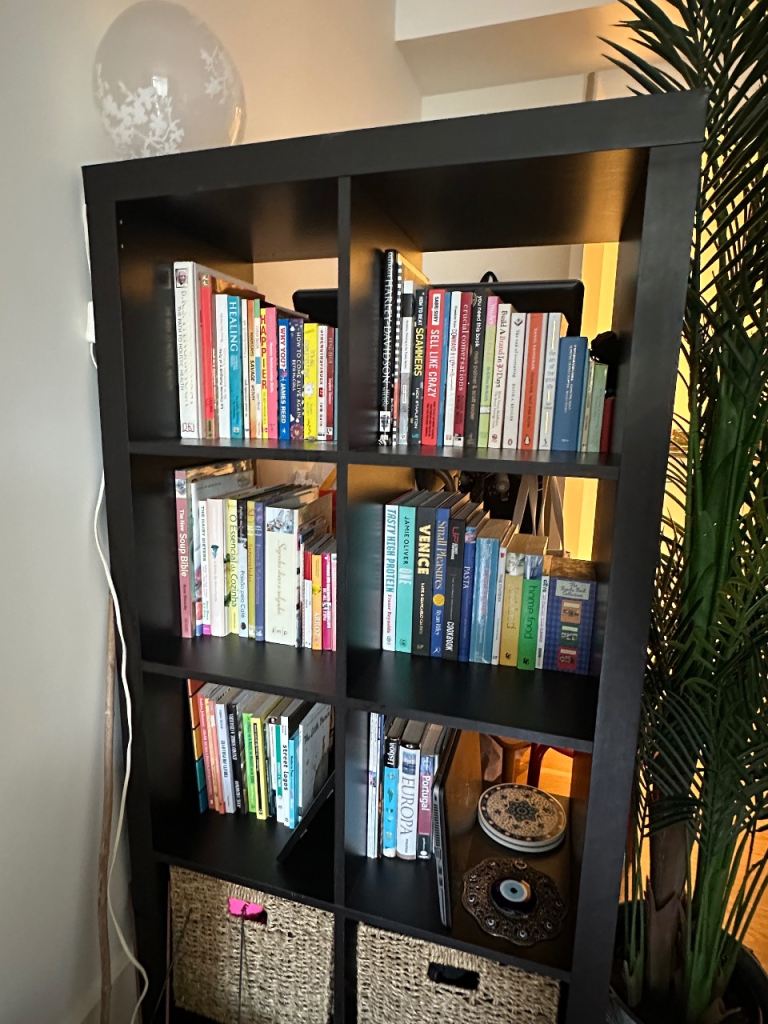 IKEA KALLAX Shelving Unit 77x147 cm – Black-brown