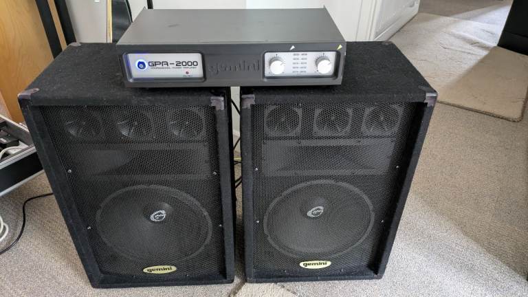 Gemini Amplifier & Speakers: Suit - Disco, Karaoke, Guitarist, Band, Vocalist or for a PA 