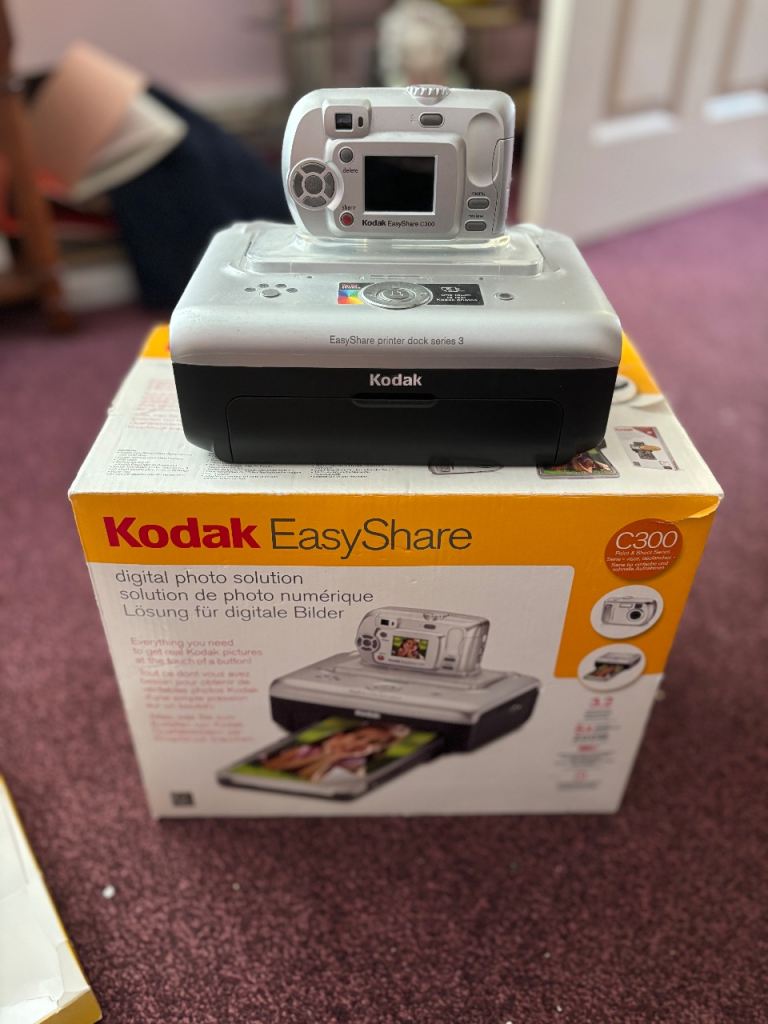 Kodak C300 Easy share digital photo station & camera
