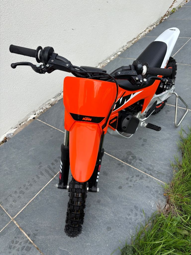 2023 KTM E2 
