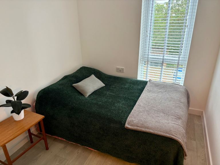 Mon to Fri Room for lodger