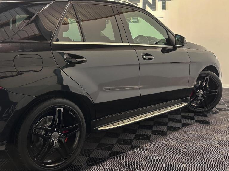 MERCEDES-BENZ GLE CLASS 3.0 GLE350d V6 AMG Line (Premium) G-Tronic 4MATIC Euro