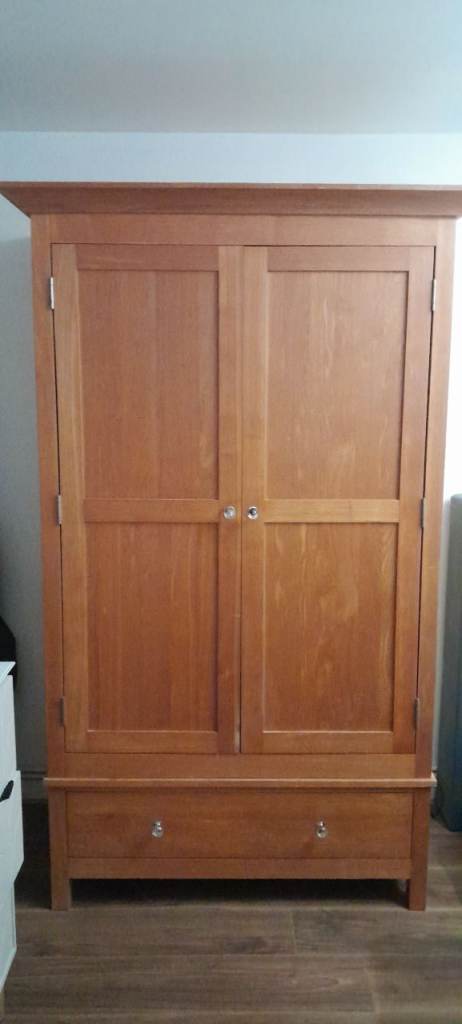 Solid oak cupboard 