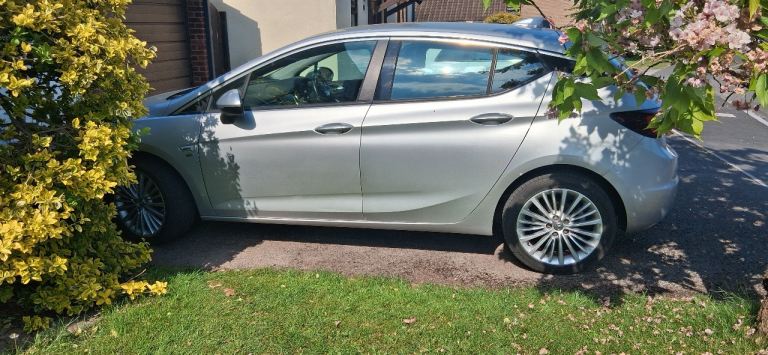 Vauxhall, ASTRA, Hatchback, 2017, Manual, 1399 (cc), 5 doors full vaux service history