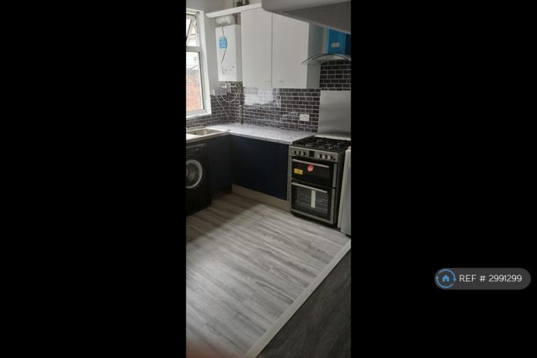 2 bedroom house in Athol St, Manchester, M30 (2 bed) (#2991299)