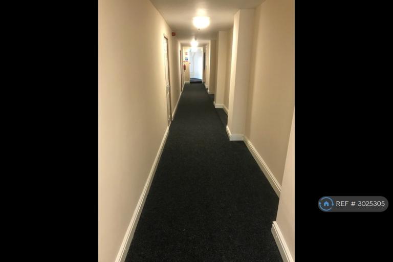 2 bedroom flat in Aberbargoed, Aberbargoed, CF81 (2 bed) (#3025305)