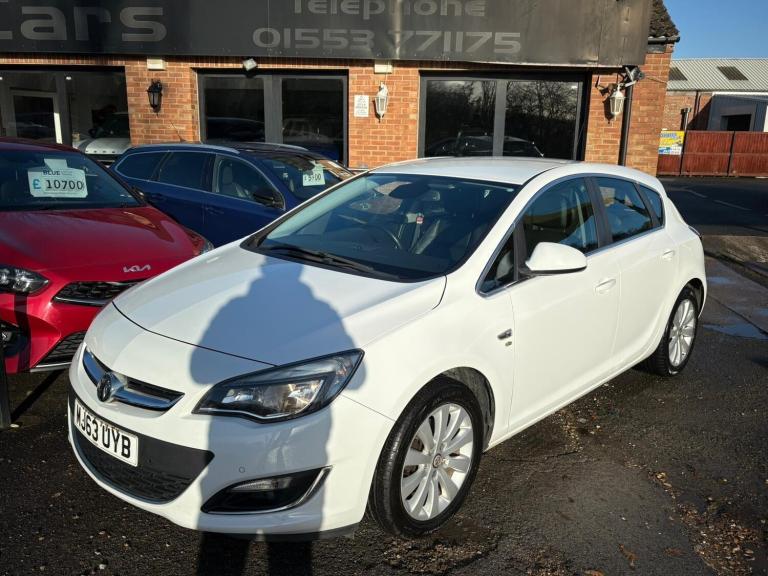 2013 Vauxhall Astra 2.0 CDTi 16V ecoFLEX Elite 5dr HATCHBACK DIESEL Manual