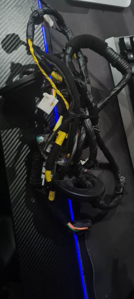 KIA SOUL 2014-16 NEARSIDE PASSENGER LEFT FRONT DOOR WIRING LOOM 91610B2302